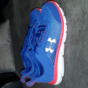 Under Armour sneakers 6y